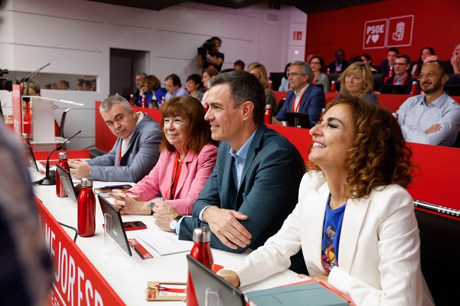 Sánchez y Montero inician la reestructuración del PSOE en plena crisis interna por el caso Cerdán