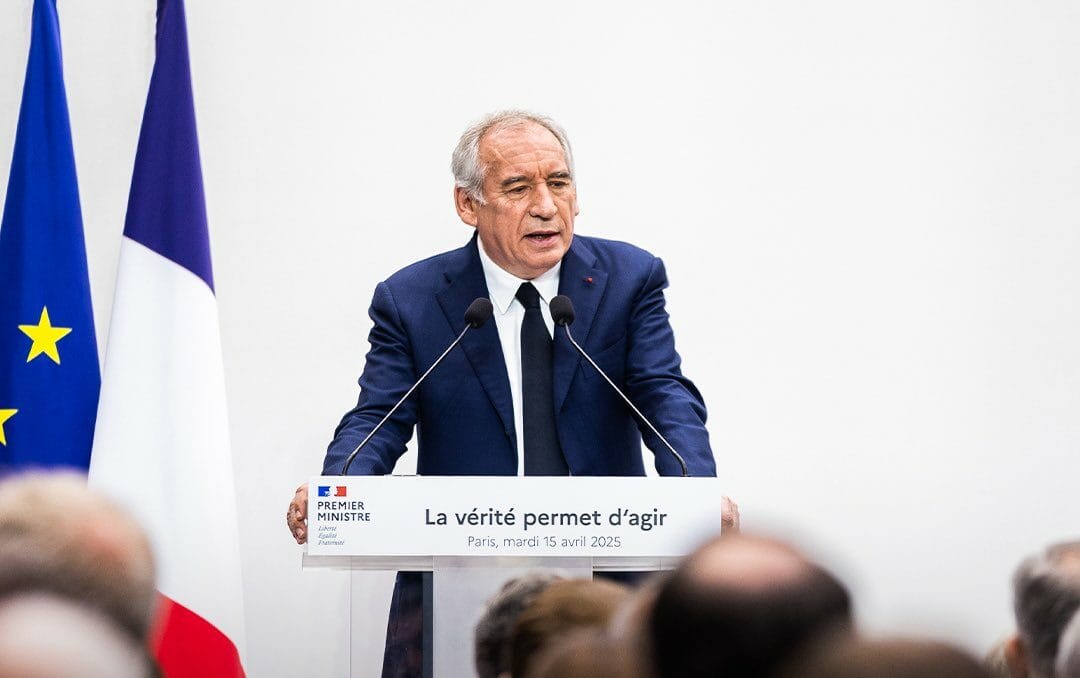 París recortará pensiones, empleo público y festivos para reducir la deuda