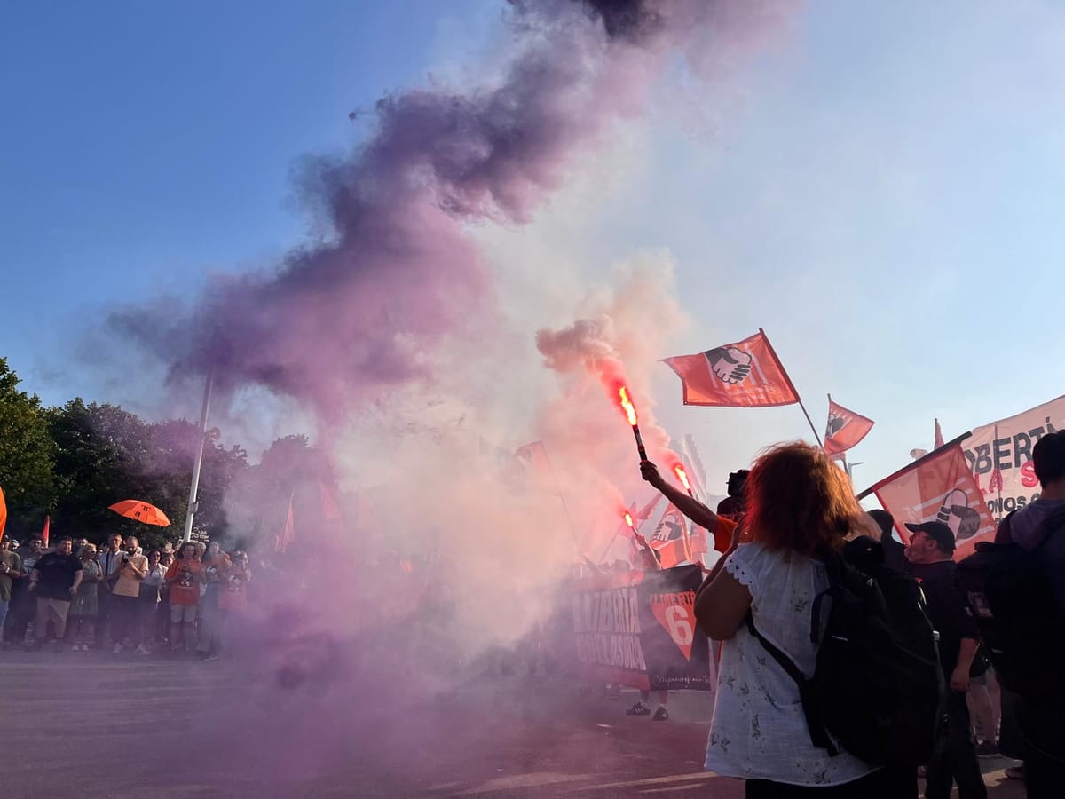 Manifestación en Xixón exige la libertad de Las 6 de la Suiza tras su ingreso en prisión