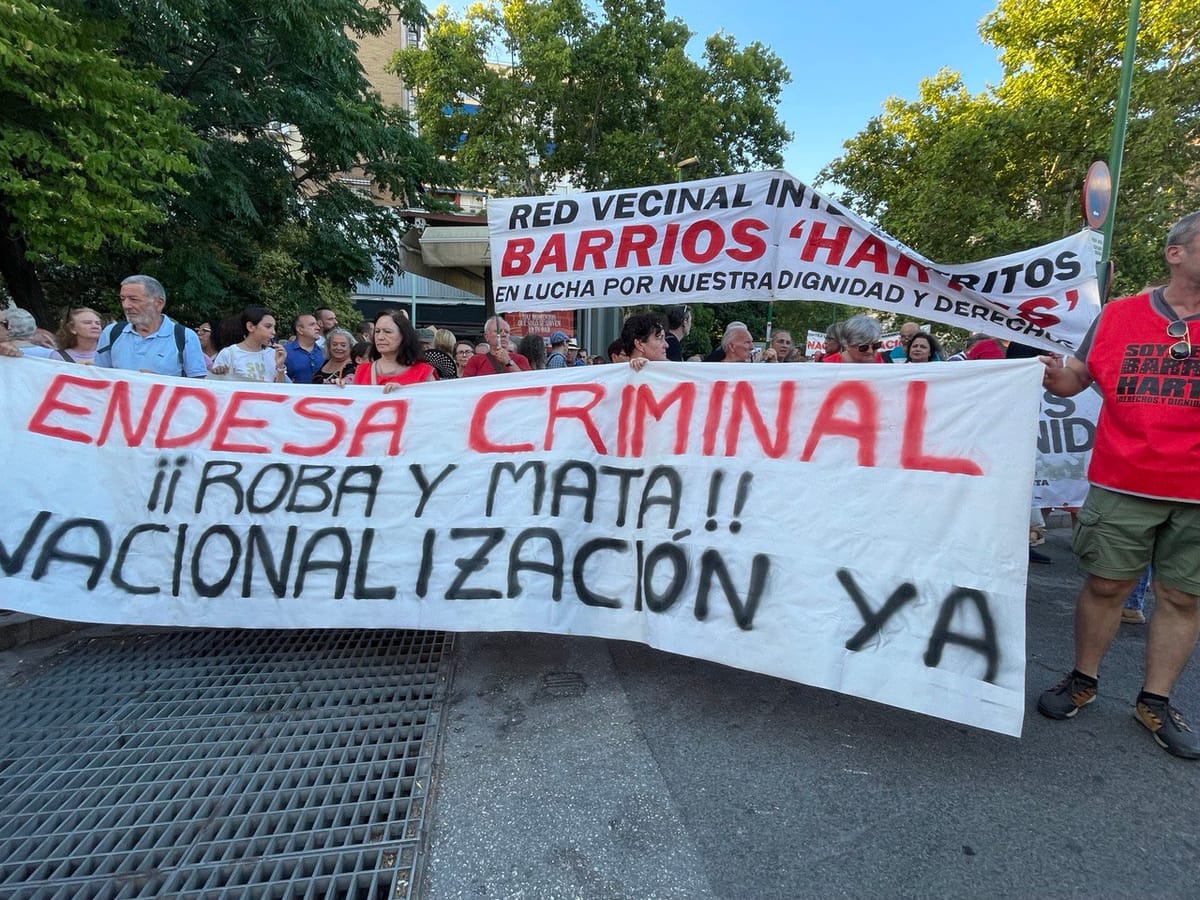 Cortes de luz y calor extremo golpean barrios de Andalucía