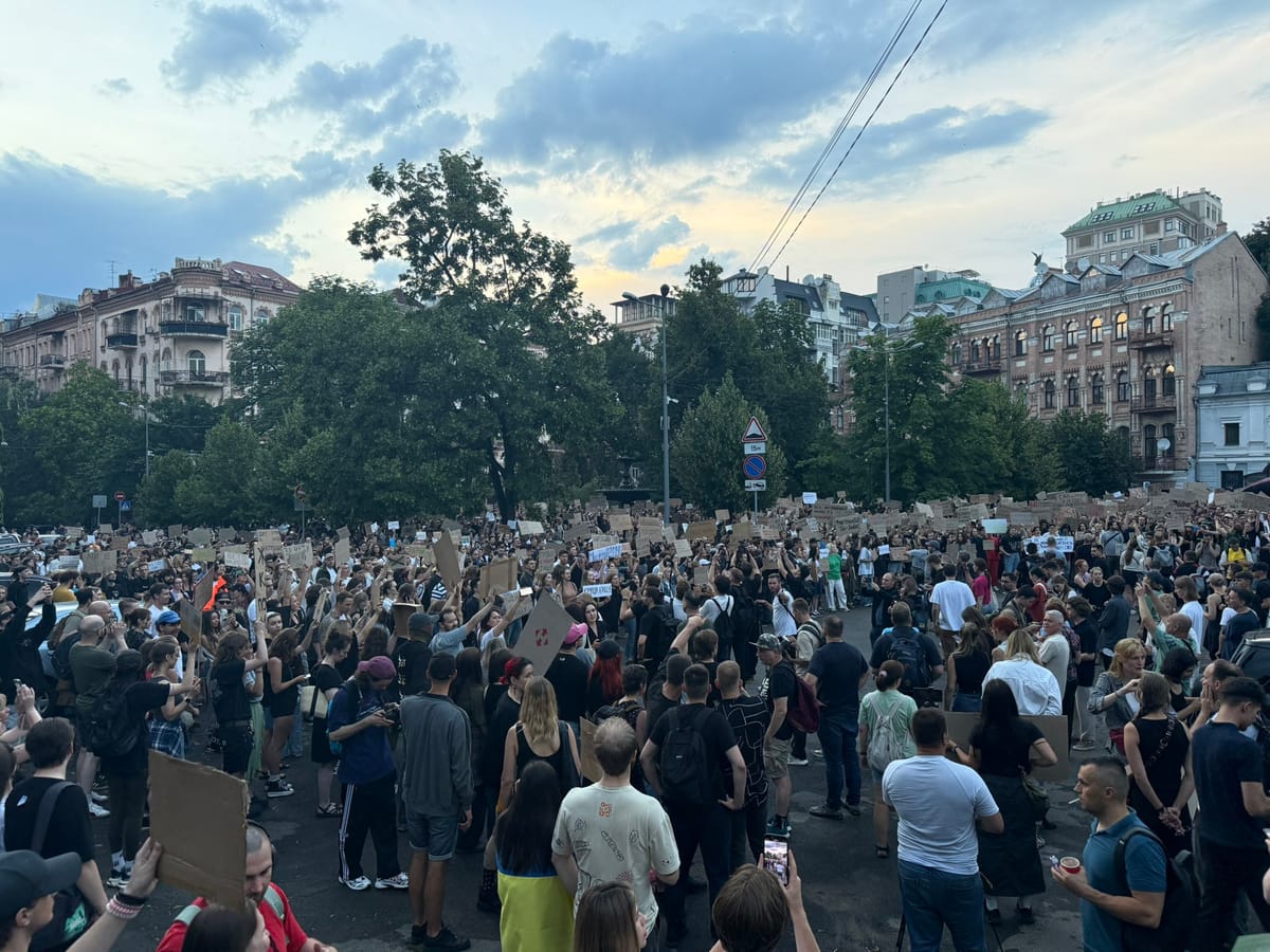 Protestas en Ucrania exigen la dimisión de Zelensky y el fin de la movilización militar forzada