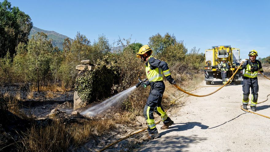 Muere un bombero forestal de 58 años de camino al incendio de Ávila