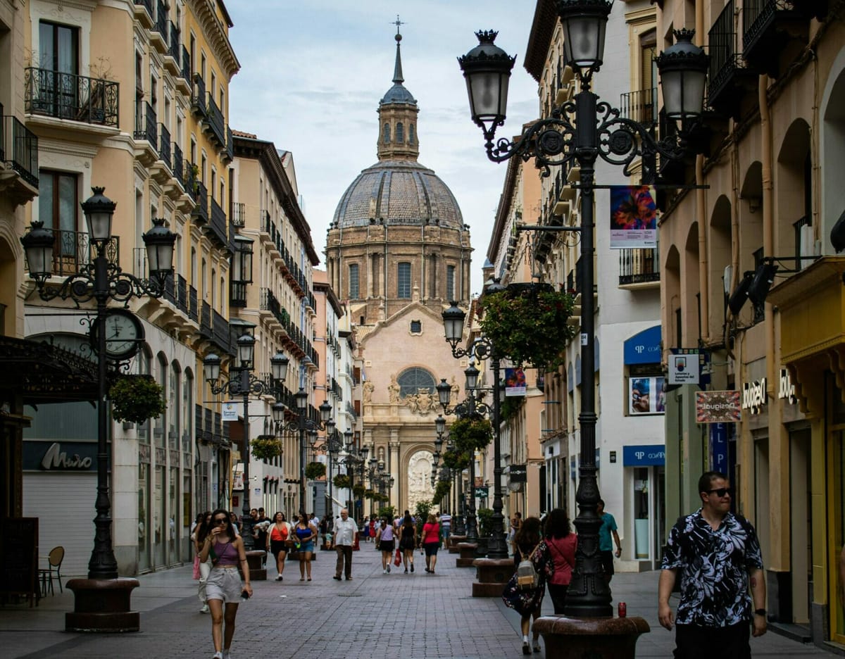 El 55% de la población del Estado español percibe una sociedad “rota” y el 57% en declive, según Ipsos