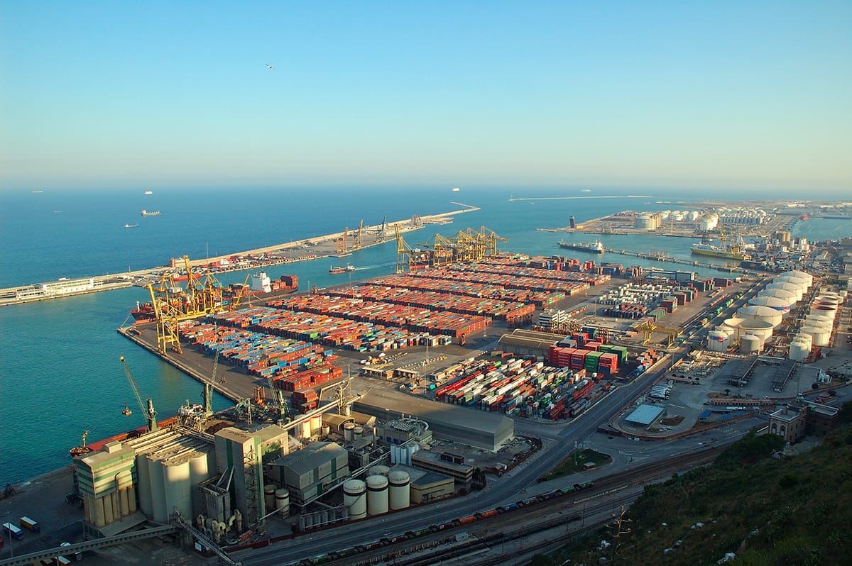 El Maersk Norfolk descarga material militar para Israel en Barcelona con permiso del Gobierno español
