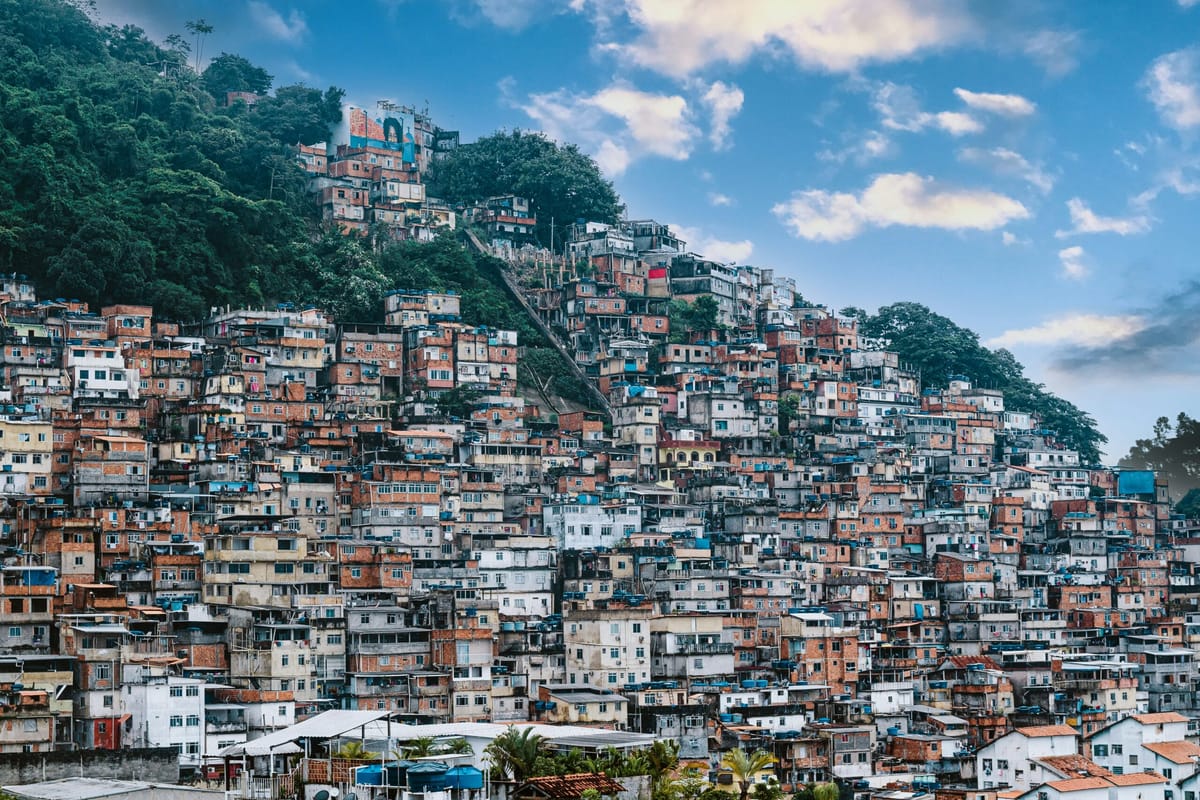 El 1 % más rico acumuló 33,9 billones de dólares desde 2015, 22 veces lo necesario para erradicar la pobreza global anual