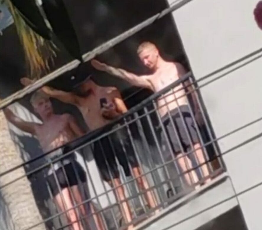 Turistas alemanes hacen saludos nazis y emiten discursos de Hitler en un hotel de Mallorca