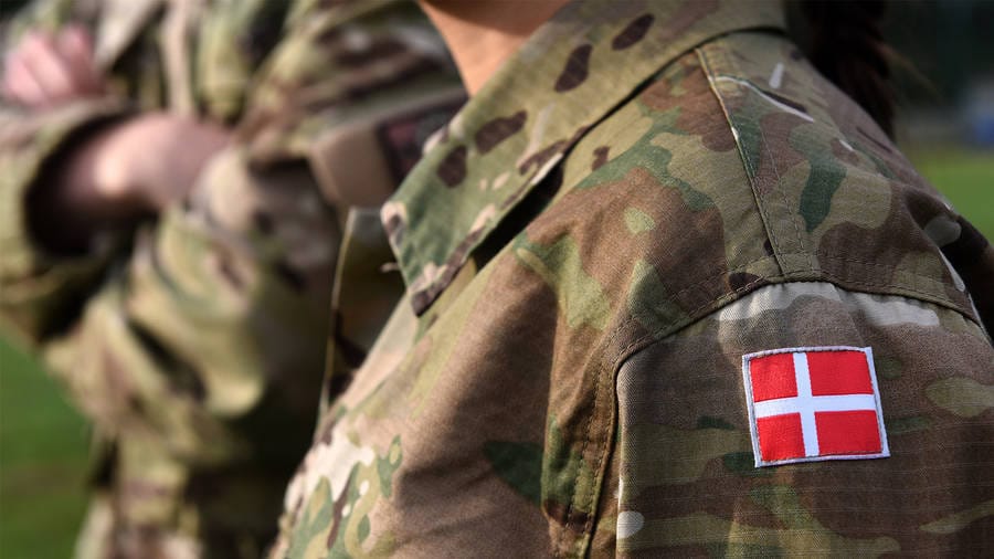 Dinamarca extiende el servicio militar obligatorio a las mujeres y aumenta su duración