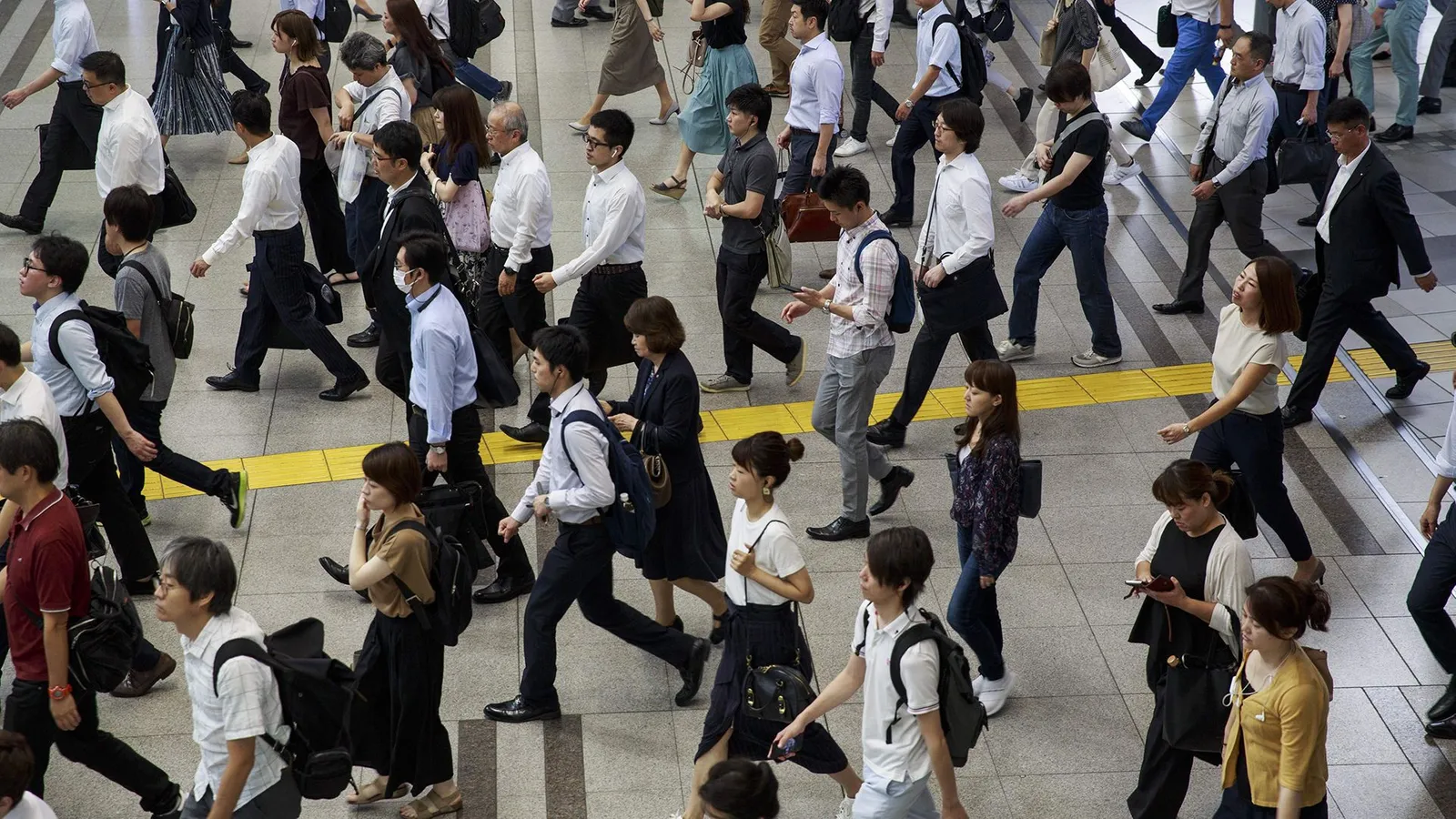 Uno de cada cinco jóvenes japoneses que deja su trabajo tiene que recurrir a “agencias de renuncia”