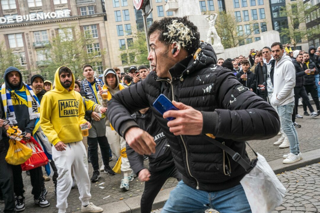 Israel envía aviones para evacuar a sus ultras tras disturbios en Ámsterdam