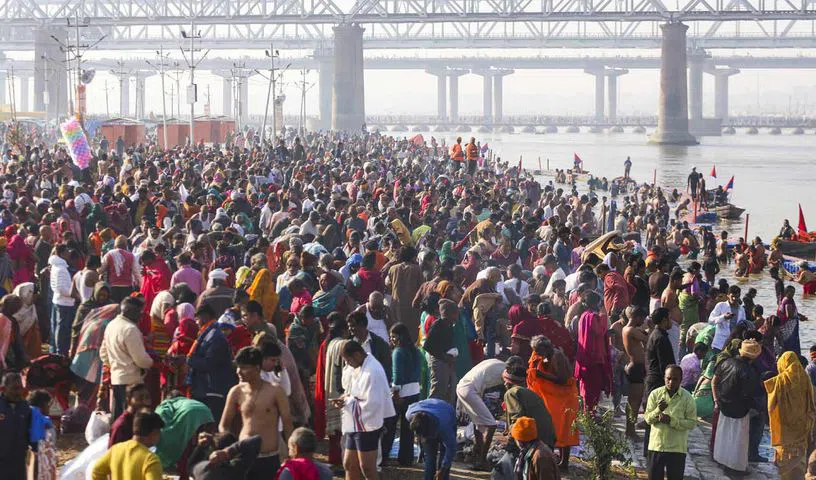 Decenas de víctimas en una estampida en el festival hindú de Kumbh Mela