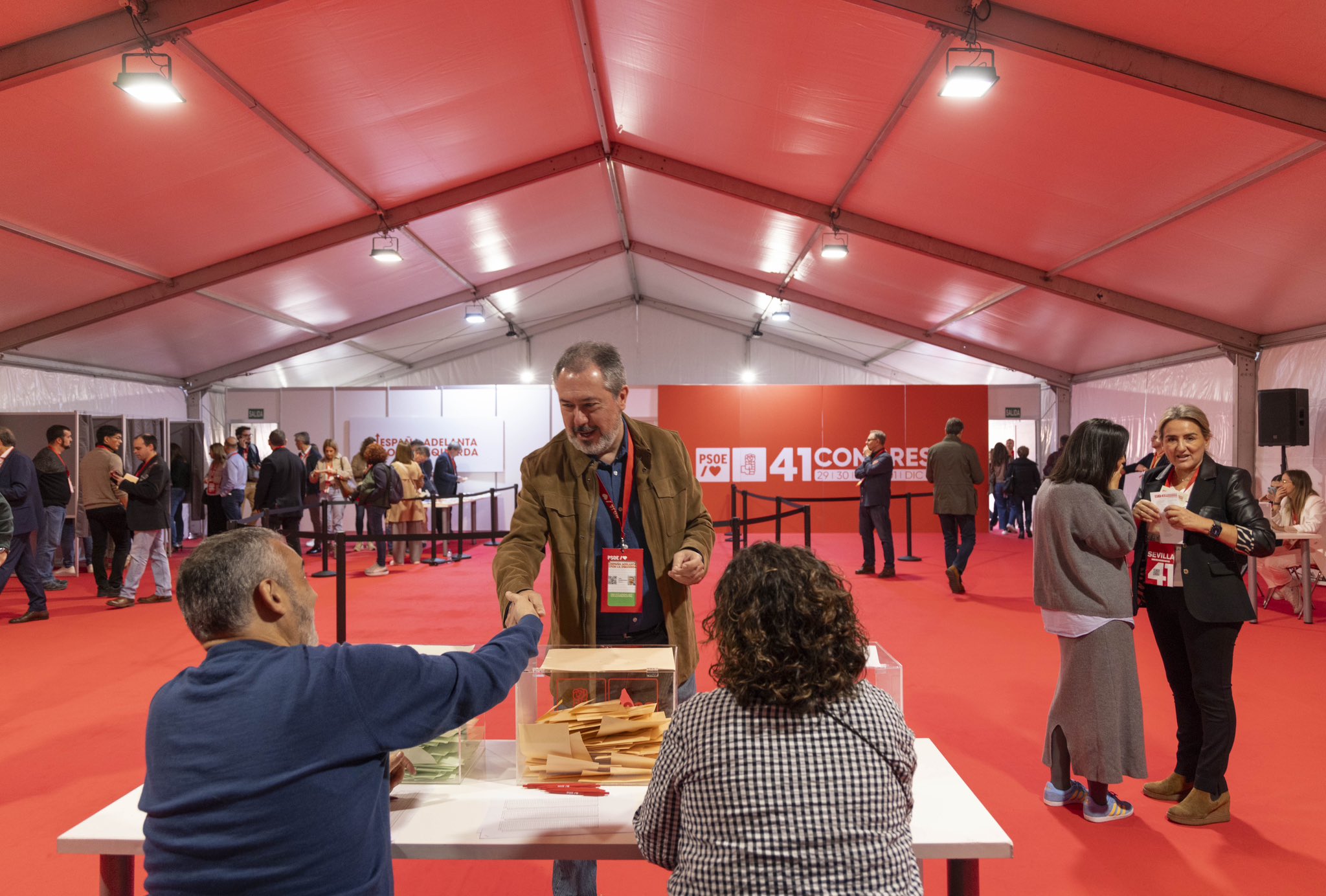 El PSOE se enfrenta a un proceso de renovación territorial con primarias clave en varias comunidades