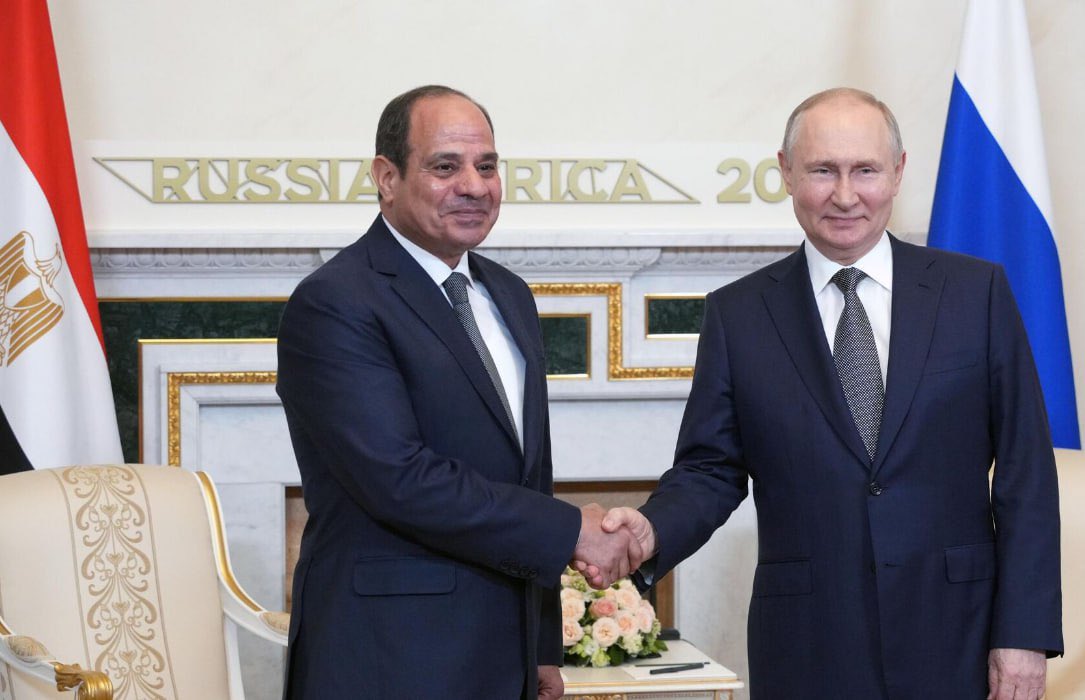 Sisi y Putin discuten la creación de una zona industrial rusa en la zona económica del Canal de Suez