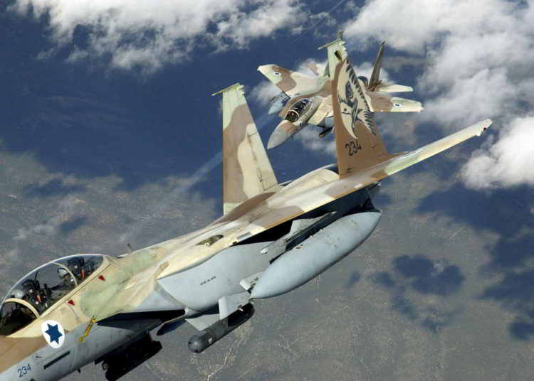 Aviones de combate israelíes atacan un depósito de armas de Hamas en Siria