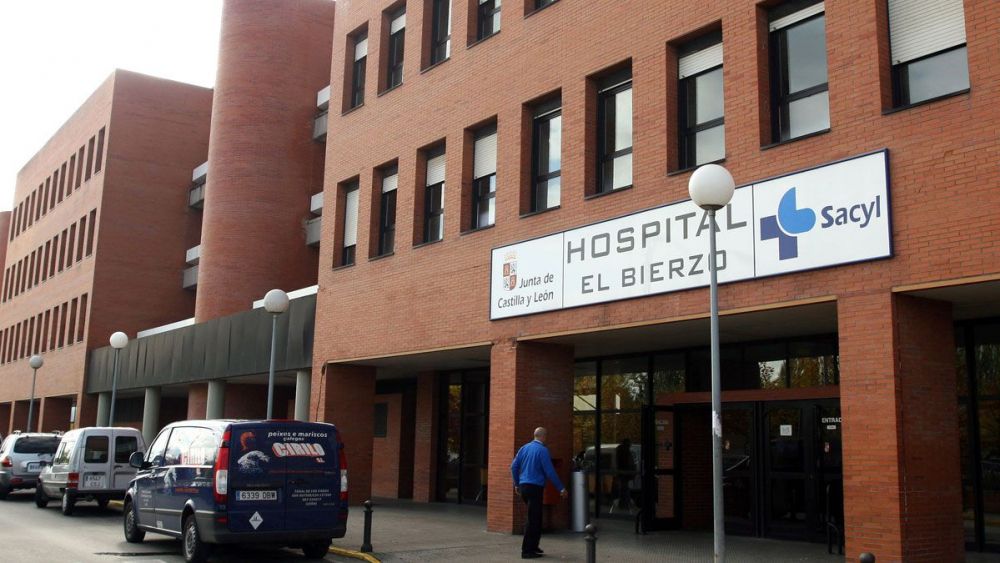 El Hospital El Bierzo se queda sin oncólogos en plantilla durante un mes