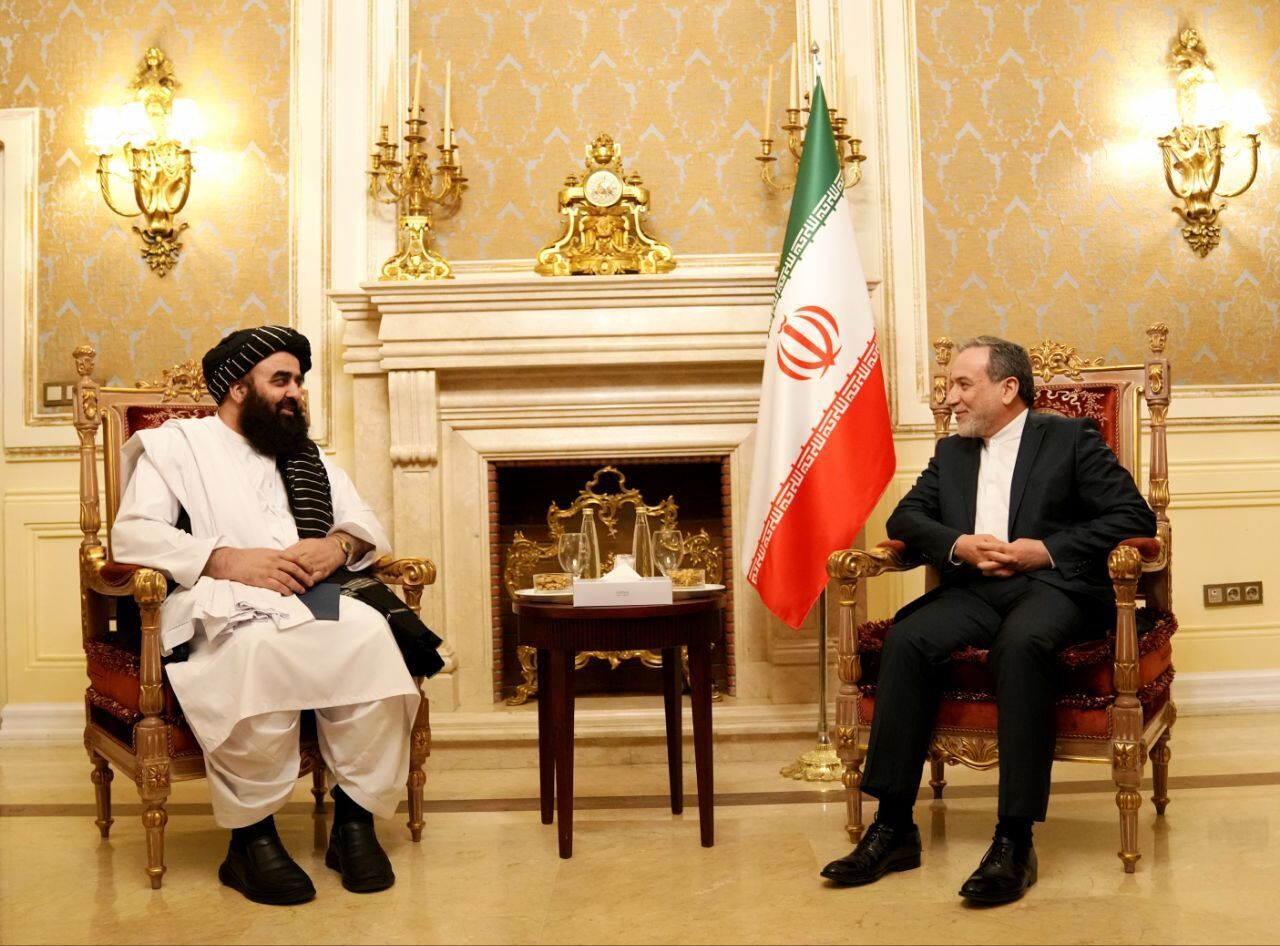 Irán y Pakistán intensifican contactos diplomáticos con el gobierno talibán