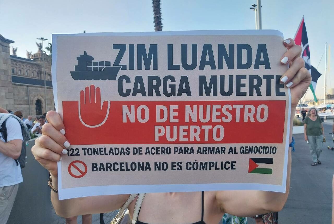El acero de Sidenor para Israel permanece en el puerto de Barcelona a la espera de embarque