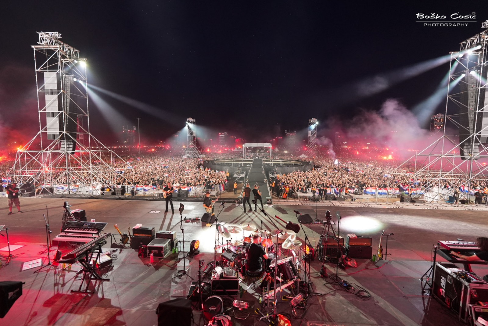 Cánticos y símbolos fascistas en un concierto de 500.000 personas en Croacia