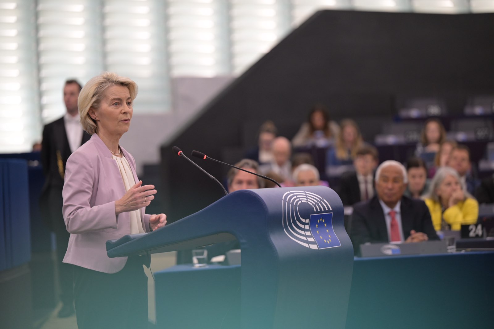 La UE pospone represalias a los aranceles de Trump y prolonga la negociación hasta agosto