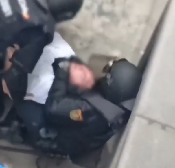 La Policía española estranguló a una persona durante cuatro minutos en el txupinazo de San Fermín en Iruñea